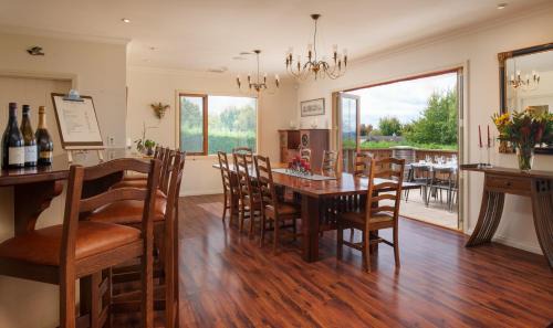 Acacia Bay Cabin | Chalet Eiger