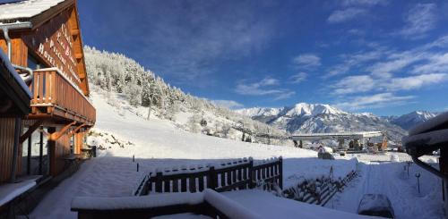 Pra Loup Hotel | Chalet Hôtel Les Blancs