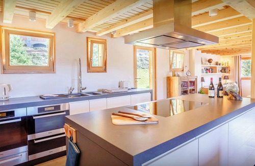 Les Gets Ski Chalet | Chalet Joux Verte - beautiful ski base for 8 with spa - OVO Network