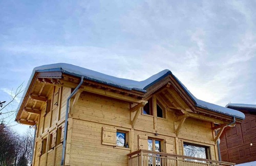 Taninges Ski Chalet | Chalet sleeps 8