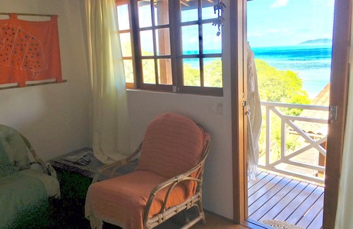 Ilhabela Ski Chalet | Chalets 80 meters from the Curral beach in Ilhabela. Beautiful view of the sea.