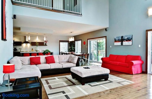 Stoneham Ski Chalet | Chalets Alpins-43 Chemin des Skieurs