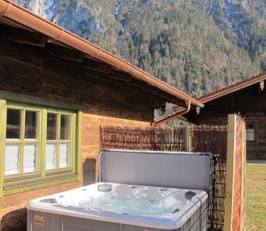 Ruhpolding Ski Chalet | Chalets & Apartments Beim Waicher