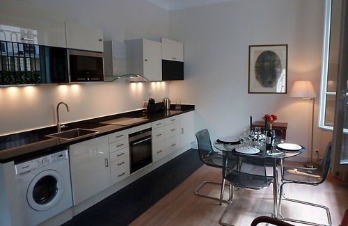 Chaillot Apartment | Champs Elysees Bright Spacious Luxurious 1 bed Unit