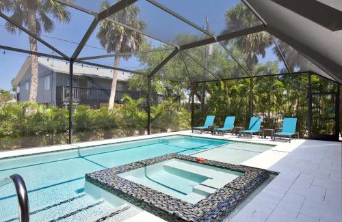 Mid Island House | Changes In Latitudes by Sun Palace Vacations