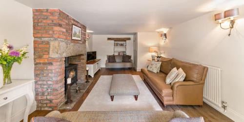 Cawthorne House | Chantry House