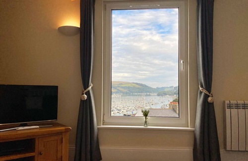 Dartmouth House | Chapel House - Stunning River Views - Balcony - Parking included