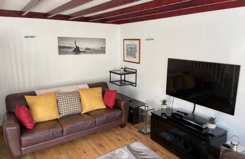 Kilmarnock Cottage | Character Cottage on Peaceful Private Estate