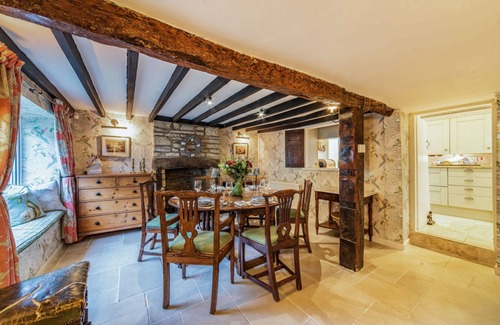 Bourton Cottage | Characterful holiday cottage in the heart of Bourton-on-the-Water - Pear Tree Cottage, Bourton