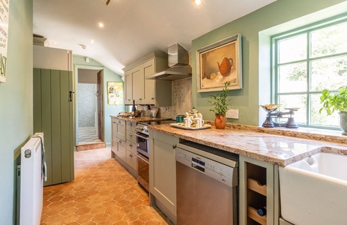 Bourton Cottage | Characterful holiday cottage in the heart of Bourton-on-the-Water - Pear Tree Cottage, Bourton