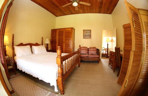 Negril Hotel | Charela Inn
