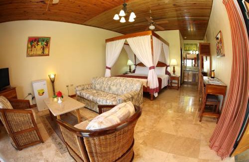 Negril Hotel | Charela Inn