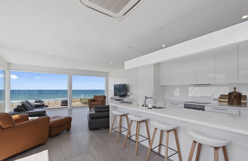 Apollo Bay House | Charinga on the Bay - Apollo Bay Ultimate Beachfront