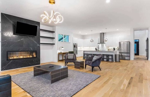 North Charlotte House | Charlotte's Modern Luxe Home - Your Stylish Haven