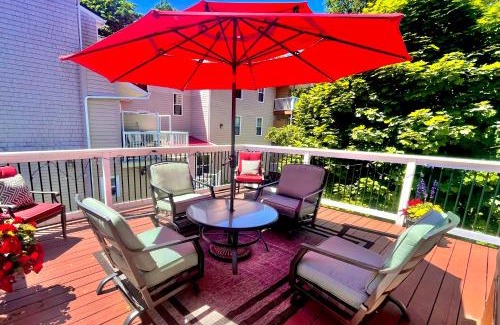 Queens Square Bed & Breakfast | Charlotte's Rose Inn