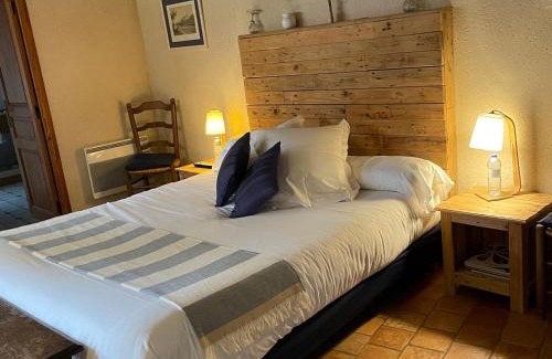 Solesmes Bed & Breakfast | Charmantes chambres avec piscine près de l'abbaye de Solesmes - FR-1-410-403
