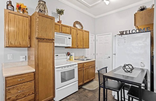 Sans Souci Cottage | Charming 1-bedroom cottage in Greenville, SC with fenced in yard