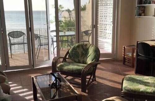 Derricks Apartment | Charming 2 bedroom 2 shower room self catering apt on a gorgeous quiet beach