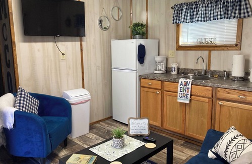Matewan Cabin | Charming 2-bedroom cabin uwith WiFi, AC in amazing McCarr