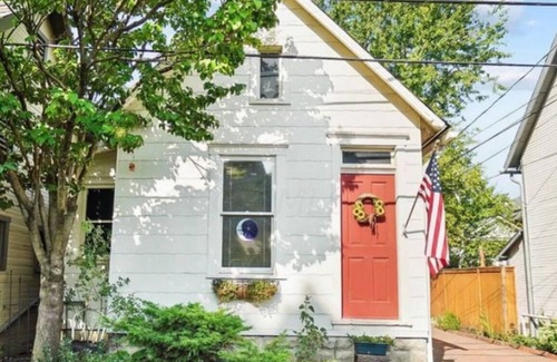 Downtown Columbus Cottage | Charming 2-bedroom cottage with WiFi, AC, in the heart of German Village