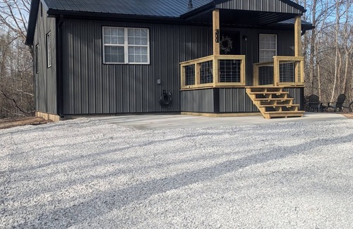 Clearfield House | Charming 2-bedroom house with Hot Tub 1.5 miles from Cave Run lake
