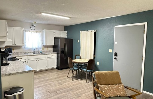 Pinnacles Entrance Badlands House | Charming 2-bedroom house in lovely Wall with WiFi & AC