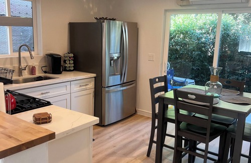 Tulare House | Charming 2- bedroom house close to sequoia national park with EV charging
