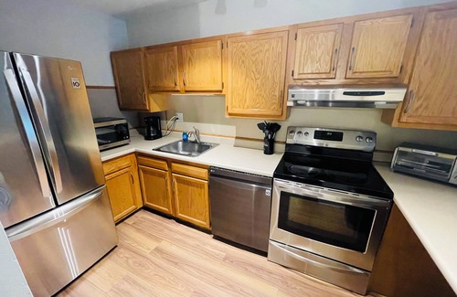 Elkins Park Apartment | Charming 2BR 2B in Elkins Park Monthly Discount