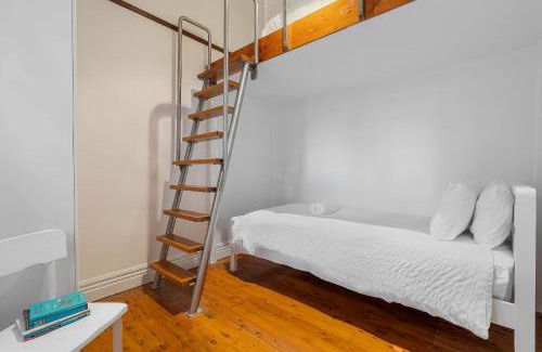Mosman House | Charming 3 Bedroom Artist House in Mosman