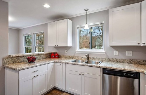 Ashland House | Charming 3-Bedroom Home in Heart of Ashland
