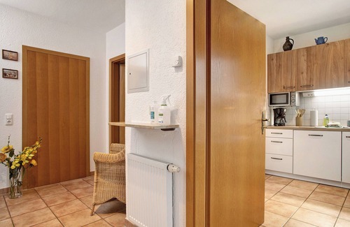 Weissensberg Apartment | Charming Apartment “Ferienwohnung Garloff” near Lake Constance with Mountain View