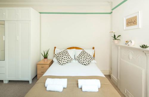 Shepherd's Bush Apartment | Charming apartment one bedroom west london