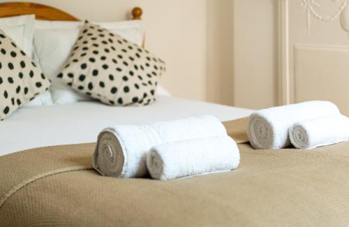 Shepherd's Bush Apartment | Charming apartment one bedroom west london
