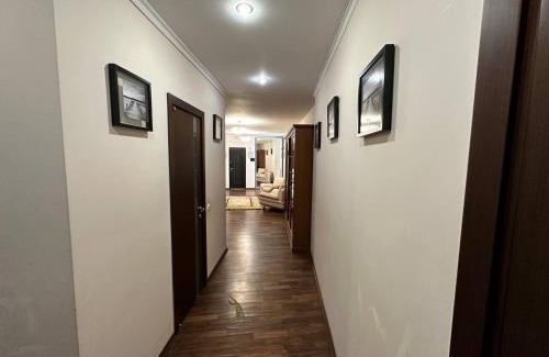Pozniaky Apartment | Charming apartment with 2 bedroom near the waterfront