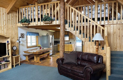 Sevier County Cabin | Charming Cabin~Near Fish Lake sleeps 16~On the Paiute ATV trail!