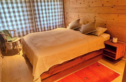 Latterbach Cabin | Charming 2-bedroom Lodge in serene Simmental in Bernese Oberland, Switzerland