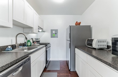 North Bethesda Condo | Charming Condo in North Bethesda by RedAwning