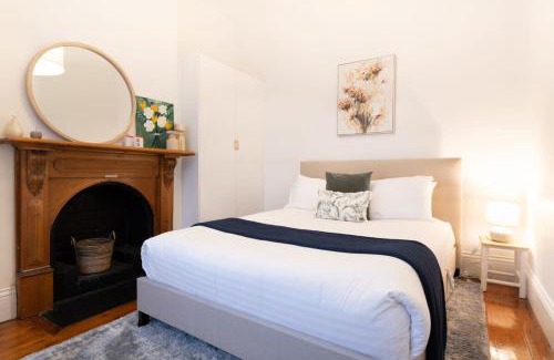 Launceston CBD House | Charming Cottage Nestled in A Prime Location
