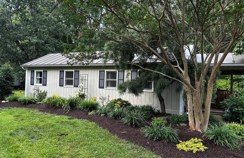 Grottoes Cottage | Charming cottage retreat by Shenandoah National Park and Madison Run Trailhead
