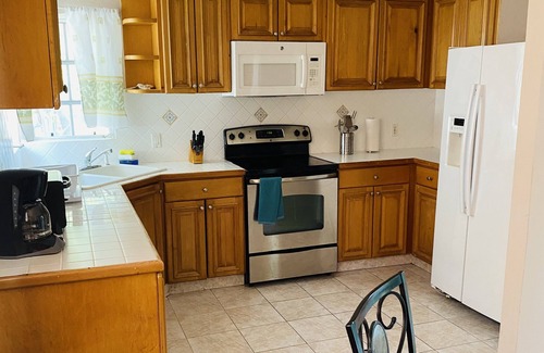 Leeward Settlement Cottage | Charming Cottage