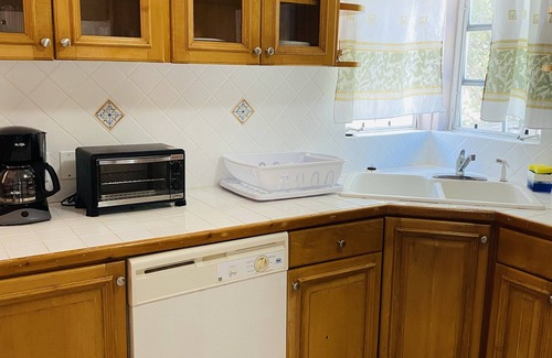 Leeward Settlement Cottage | Charming Cottage