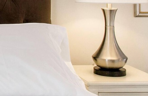 Audubon House | Charming Cottage with an Ergonomic Bed