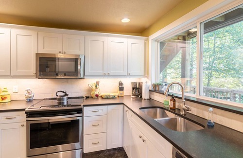 Brevard House | Charming Cottage Within Walking Distance to Downtown Brevard & Brevard College.