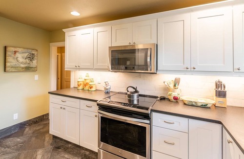 Brevard House | Charming Cottage Within Walking Distance to Downtown Brevard & Brevard College.
