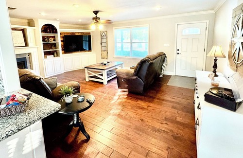 Sulphur Springs House | Charming Country Getaway in Reilly Springs