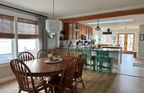 West Central House | Charming Craftsman ~ Peaceful Home near Centennial Trail ~ Spacious & Private