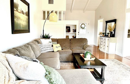 Cirby Side House | Charming family home near Downtown @The Grounds, Pets & Families, large backyard