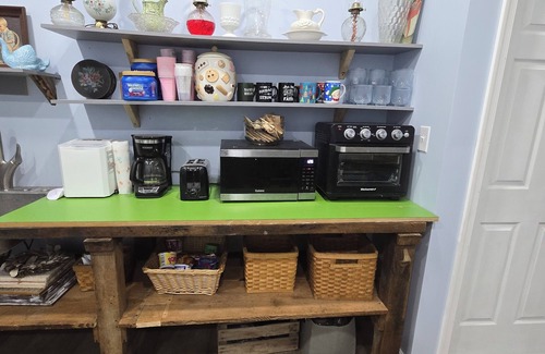 Orrtanna House | Charming getaway, sleeps 9, easy access, 8 miles to battlefields, pet friendly.