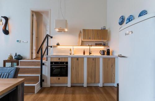 Kaatsheuvel House | Charming holiday home in Kaatsheuvel with hot tub
