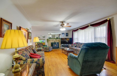 Jefferson City House | Charming Jefferson City Home 2 Mi to Downtown!